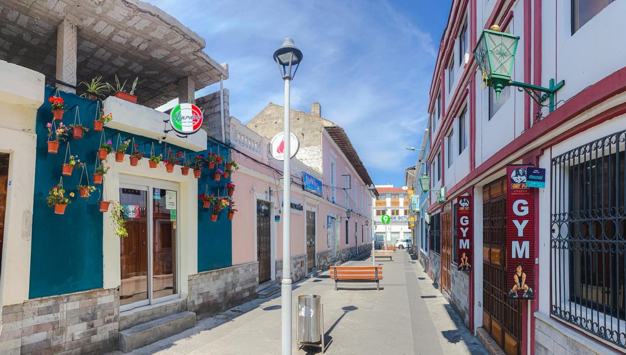 Golden Rest Latacunga Hotel Exterior photo