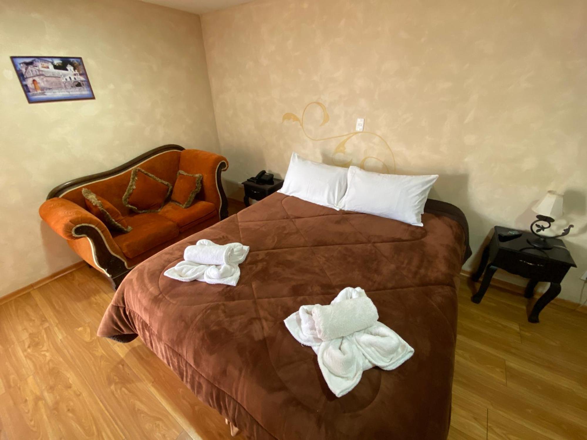 Golden Rest Latacunga Hotel Exterior photo