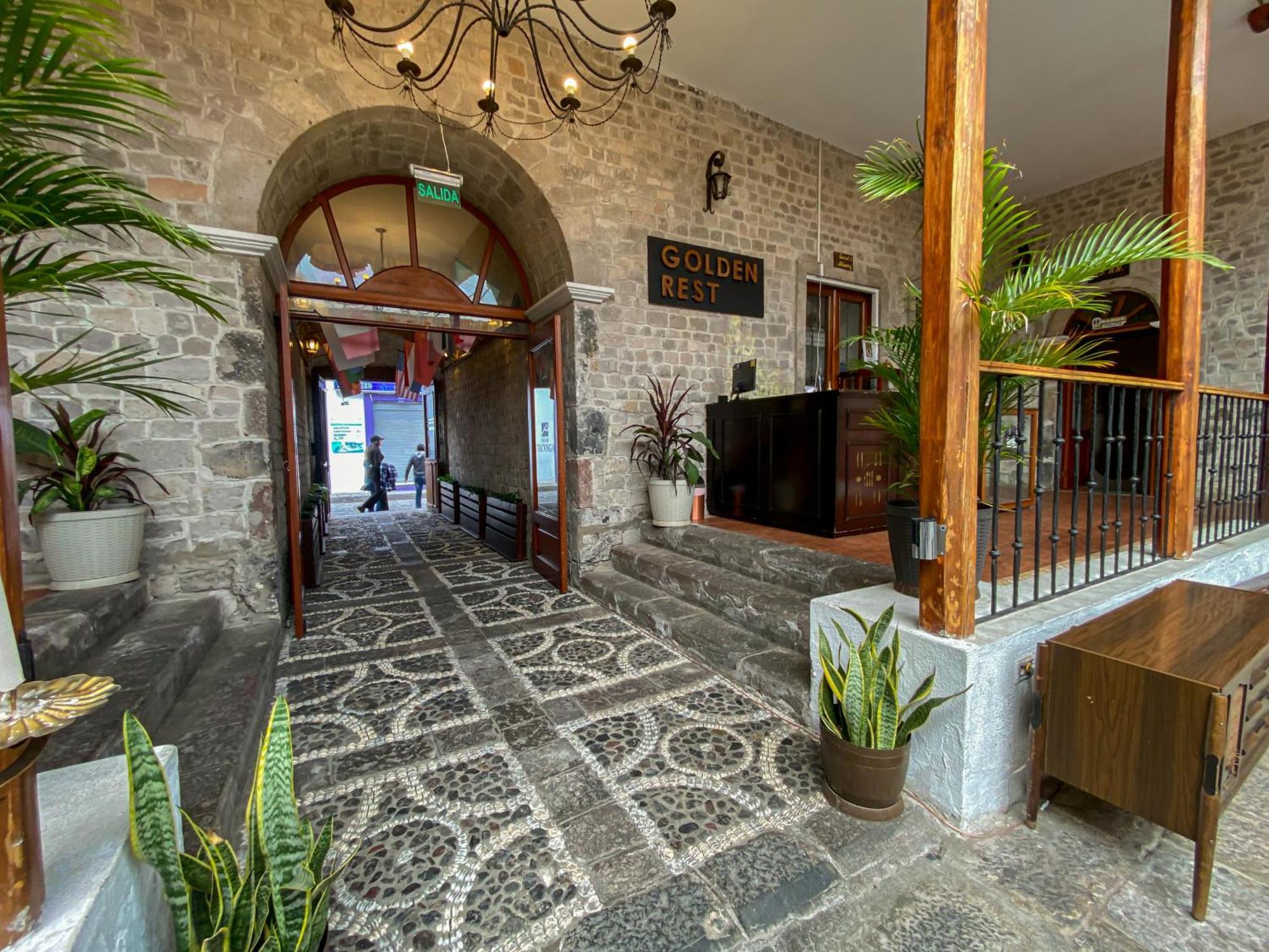 Golden Rest Latacunga Hotel Exterior photo