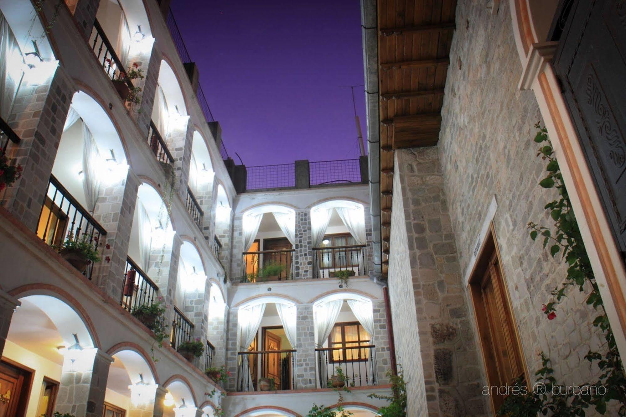 Golden Rest Latacunga Hotel Exterior photo
